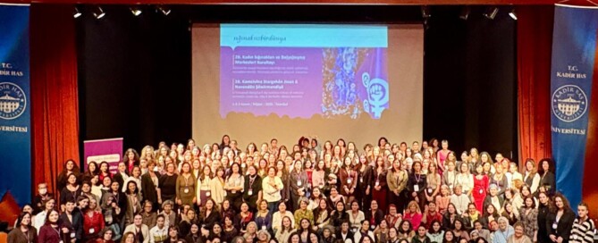 Kurultay katılımcıları